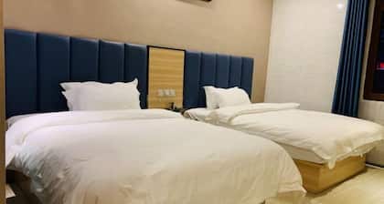 Manjun Holiday Hotel