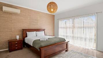 4 chambres, bureau, fer et planche Ă repasser, Wi-Fi