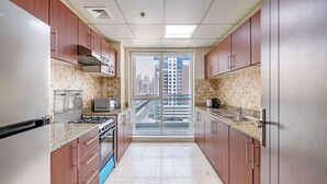 Apartment (1 Bedroom) | Private kitchen - Stunning Business Bay Apartment With Balcony (Dubai)