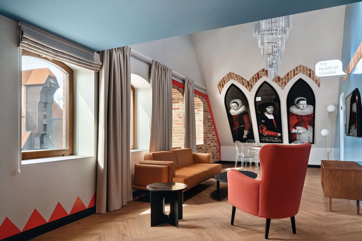 Suite, Non Smoking, River View (Granary Island) | Hypo-allergenic bedding, in-room safe, iron/ironing board