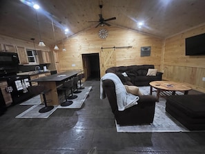 Smart TV - Relaxing Cottage near Black Moshannon and Penn State (Philipsburg)