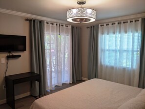 2 sovrum, skrivbord, strykjärn/strykbräda och gratis wi-fi