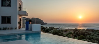 Luxury villa Oxygen in Sfinari with sunset views