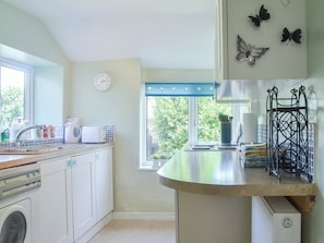 Cookware/dishes/utensils