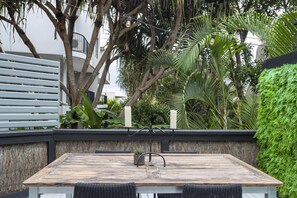 屋外ダイニングエリア