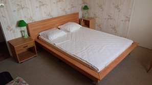 3 Schlafzimmer, Bügeleisen/Bügelbrett