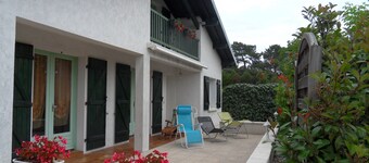 Quiet house between forest and ocean 2 weeks minimum rental