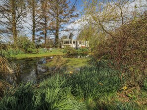 Property grounds - Fron Dderw Caravan (Holyhead)