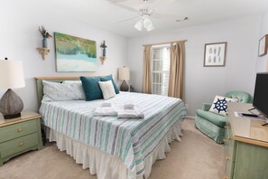 3 bedrooms, desk, iron/ironing board, travel cot
