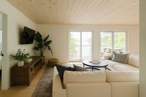 Una Smart TV, libros