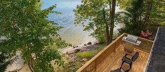 Muskoka Waterfront Cottage on Three Mile Lake