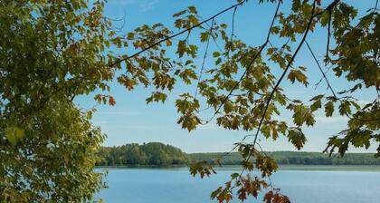 Muskoka Waterfront Cottage on Three Mile Lake