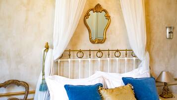 4 slaapkamers, een strijkplank/strijkijzer, reisbedje, gratis wifi