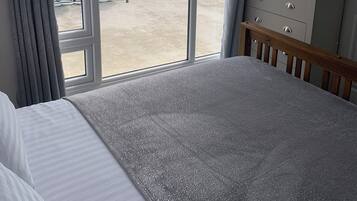 2 Schlafzimmer, Bügeleisen/Bügelbrett, kostenloses WLAN, Bettwäsche