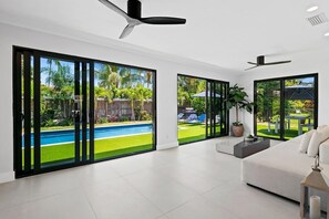Interior - 3 Bedroom Luxury Modern Home with Heated Pool and Near Downtown Dining & Shops! (Wilton Manors)