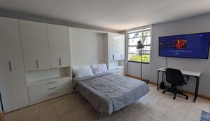 1 bedroom, desk, iron/ironing board, free WiFi