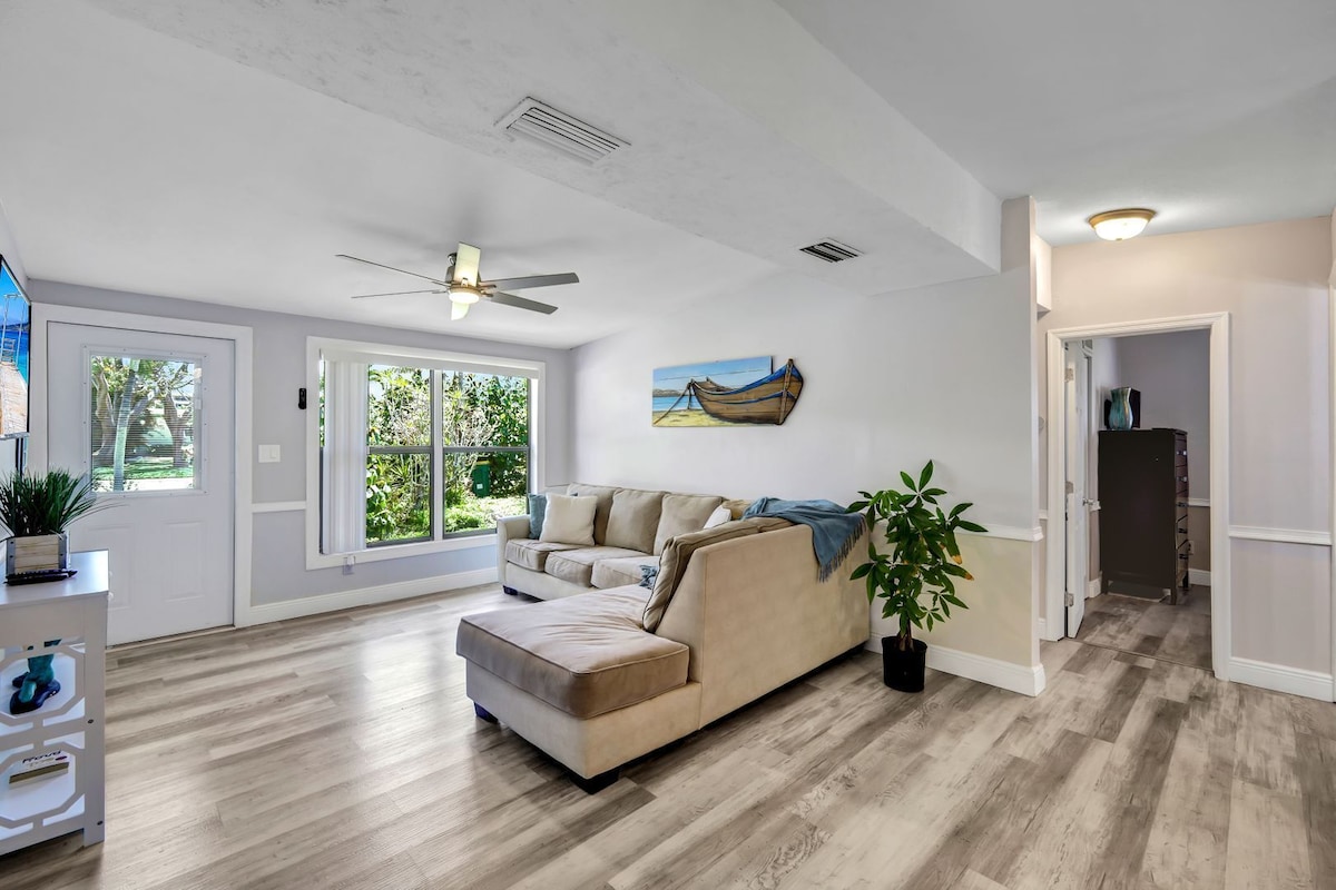 Photo 2 of Modern 3 BR/2 Bath home minutes from beach & downtown 5th Ave Naples!