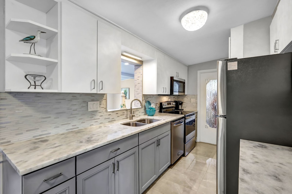Photo 7 of Modern 3 BR/2 Bath home minutes from beach & downtown 5th Ave Naples!