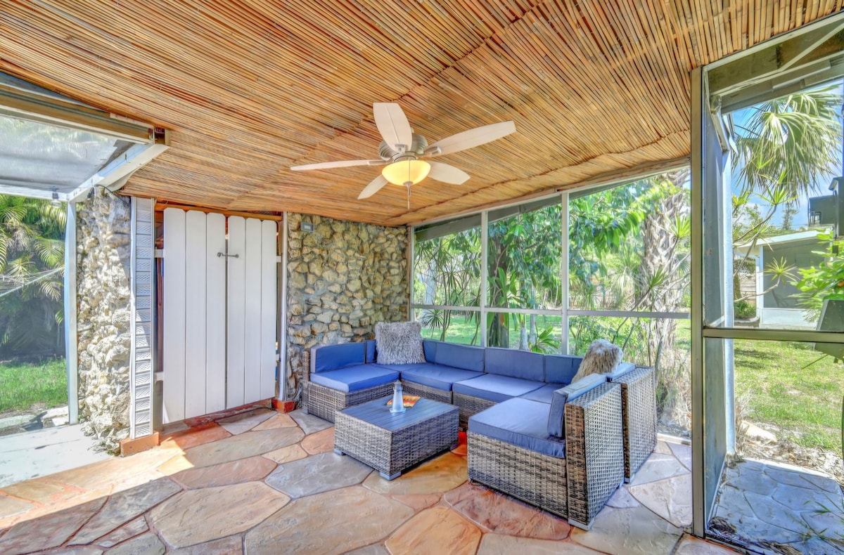 Photo 15 of Modern 3 BR/2 Bath home minutes from beach & downtown 5th Ave Naples!