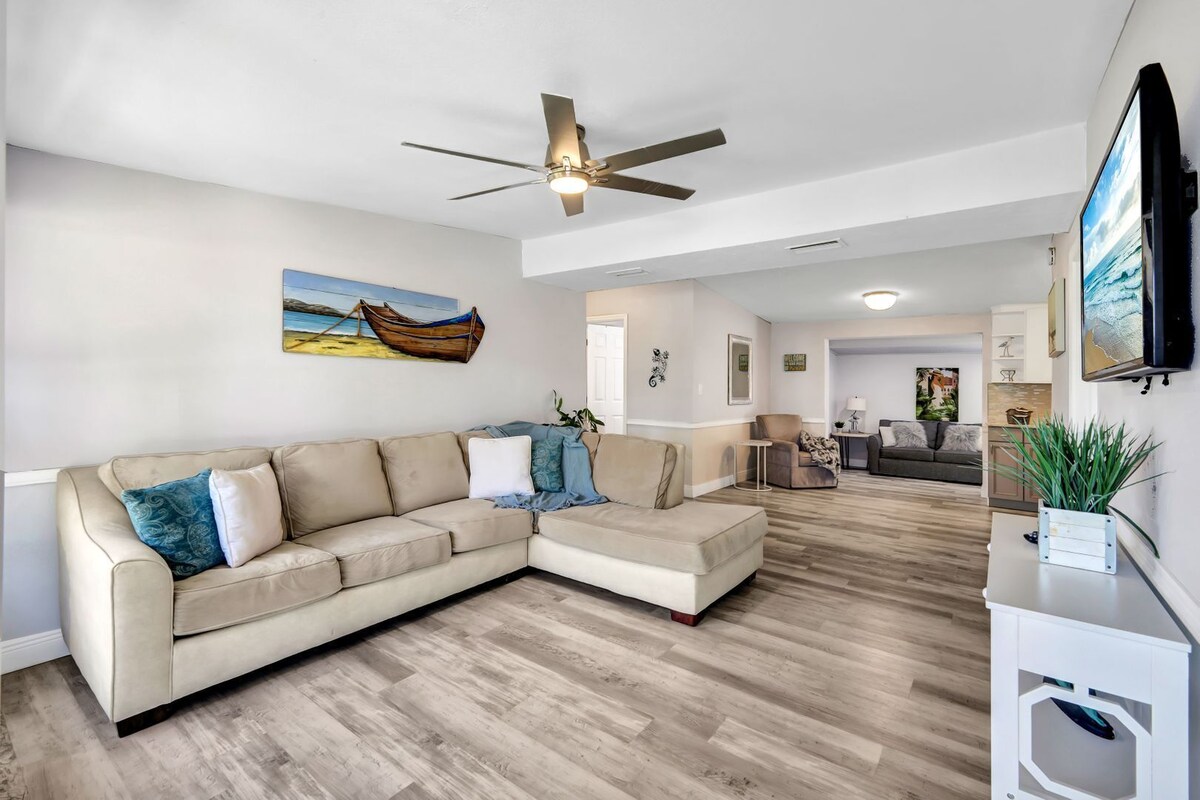 Photo 4 of Modern 3 BR/2 Bath home minutes from beach & downtown 5th Ave Naples!
