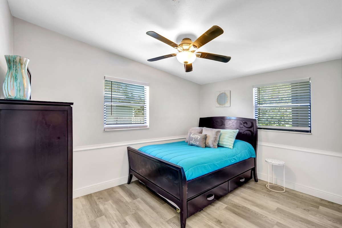 Photo 5 of Modern 3 BR/2 Bath home minutes from beach & downtown 5th Ave Naples!