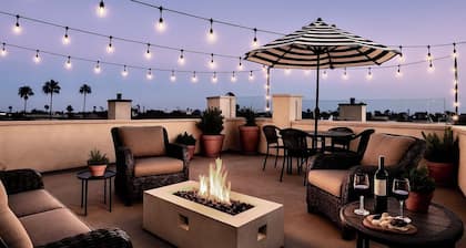 Luxury Beach Mansion - Roof Deck- Steps to Sand