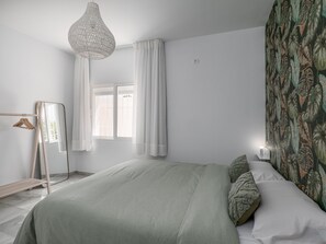 3 bedrooms, iron/ironing board, free WiFi