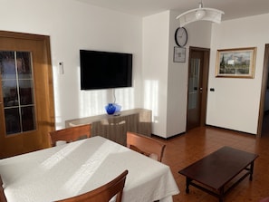 Dining - Large Apartment with 3 Bedrooms (Riva del Garda)