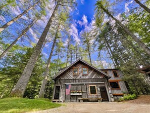 Exterior - Stunning custom bld-riverside-pet/family friendly (Intervale)