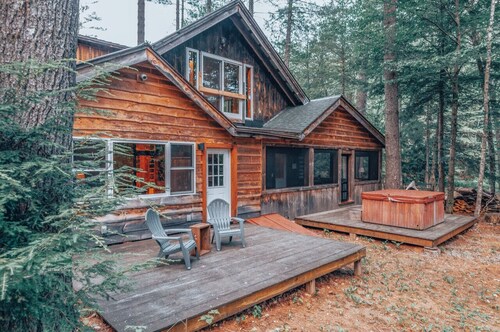 Stunning custom bld-riverside-pet/family friendly