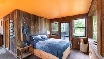 Een strijkplank/strijkijzer, reisbedje, gratis wifi, beddengoed