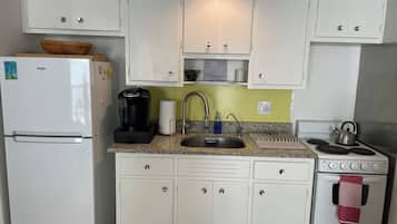 冰箱、微波炉、烤箱、炉灶