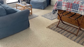 1 Schlafzimmer, Zimmersafe, Schreibtisch, Bügeleisen/Bügelbrett