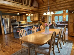 Interior - Relaxing Country Log House on 65 wooded acres (Rice)
