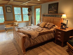 5 bedrooms, WiFi, bed sheets