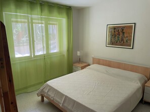 1 chambre, fer et planche à repasser, Wi-Fi gratuit, draps fournis