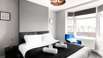 3 bedrooms, iron/ironing board, WiFi, bed sheets