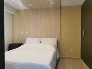 3 chambres, coffres-forts dans les chambres, bureau, Wi-Fi