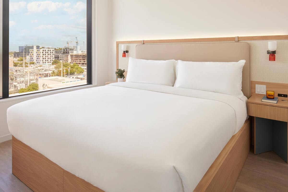 Suite (Arlo) | Minibar, in-room safe, soundproofing, WiFi (free)