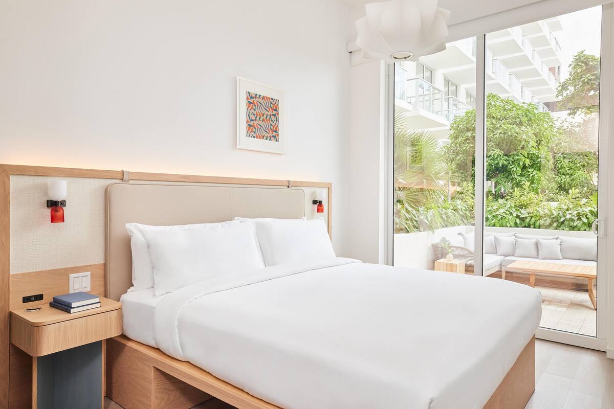 Suite, 1 King Bed with Sofa bed, Terrace | Minibar, in-room safe, soundproofing, WiFi (free)