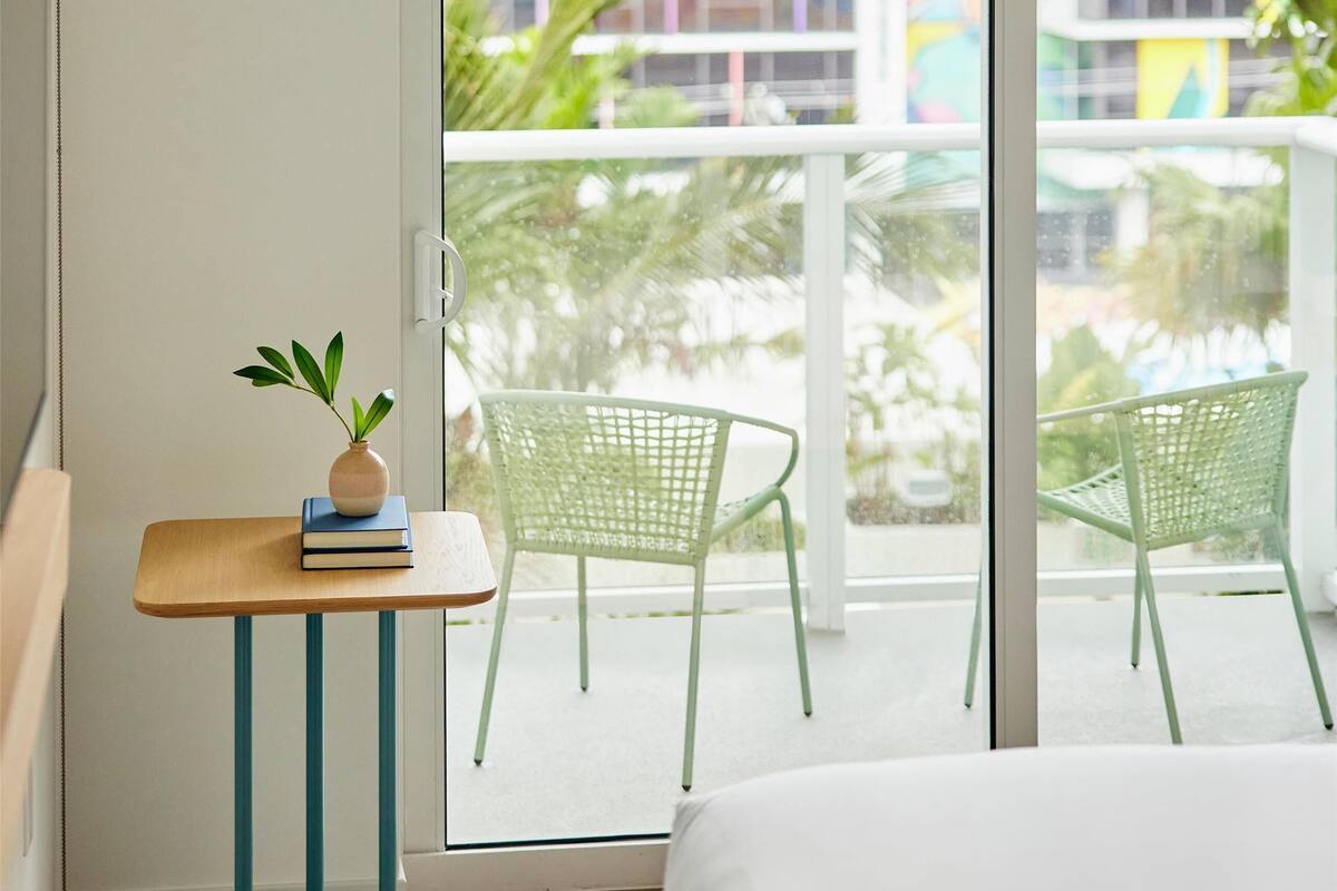Room, 1 King Bed, Balcony | Minibar, in-room safe, soundproofing, WiFi (free)