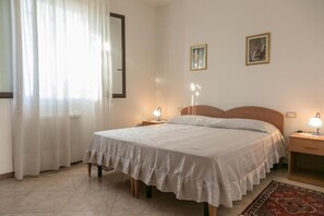 3 bedrooms, WiFi - Bed and Brekfast surrounded by greenery for a relaxing vacation (Sardegna)