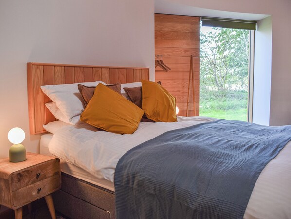 Free WiFi, bed sheets, wheelchair access