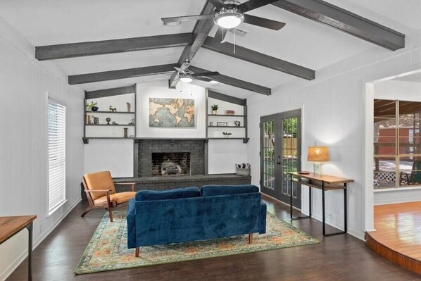 المنشأة من الداخل