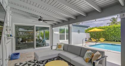 New! Resort-style home & heated pool Newly renovated-Great location in SoSo WPB!