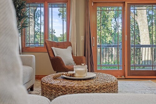 LakeMonona Waterfront + PrivateDock + FencedYard + HotTub + GameRoom + EVCharger