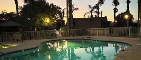 Ulkouima-allas, lämmitetty uima-allas