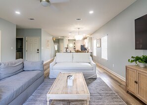 House, Multiple Beds, Balcony, Garden View | Living room | 40-inch TV with digital channels