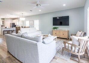 House, Multiple Beds, Balcony, Garden View | Living room | 40-inch TV with digital channels