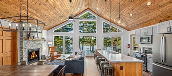 Up North- Brand New- Lake Front House- 4 bedrooms, 3 baths